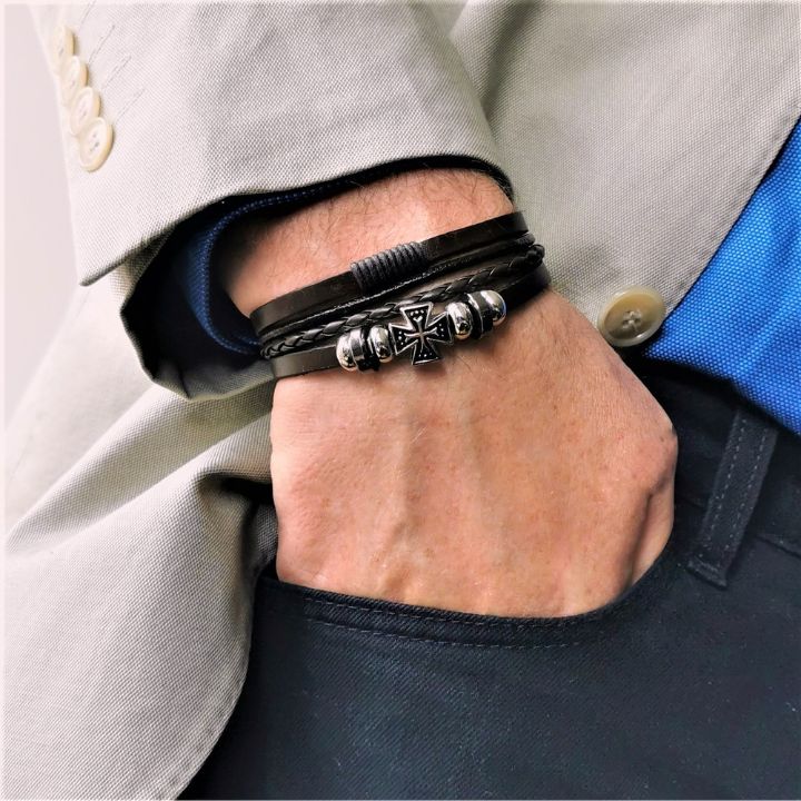 Armbånd i lær og stål