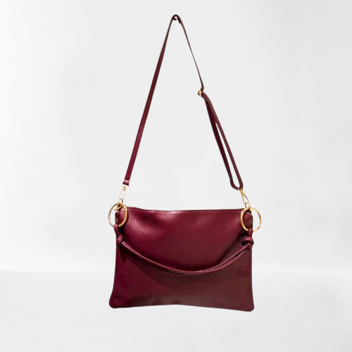 Burgunder skulderveske i myk skinn fra Italia