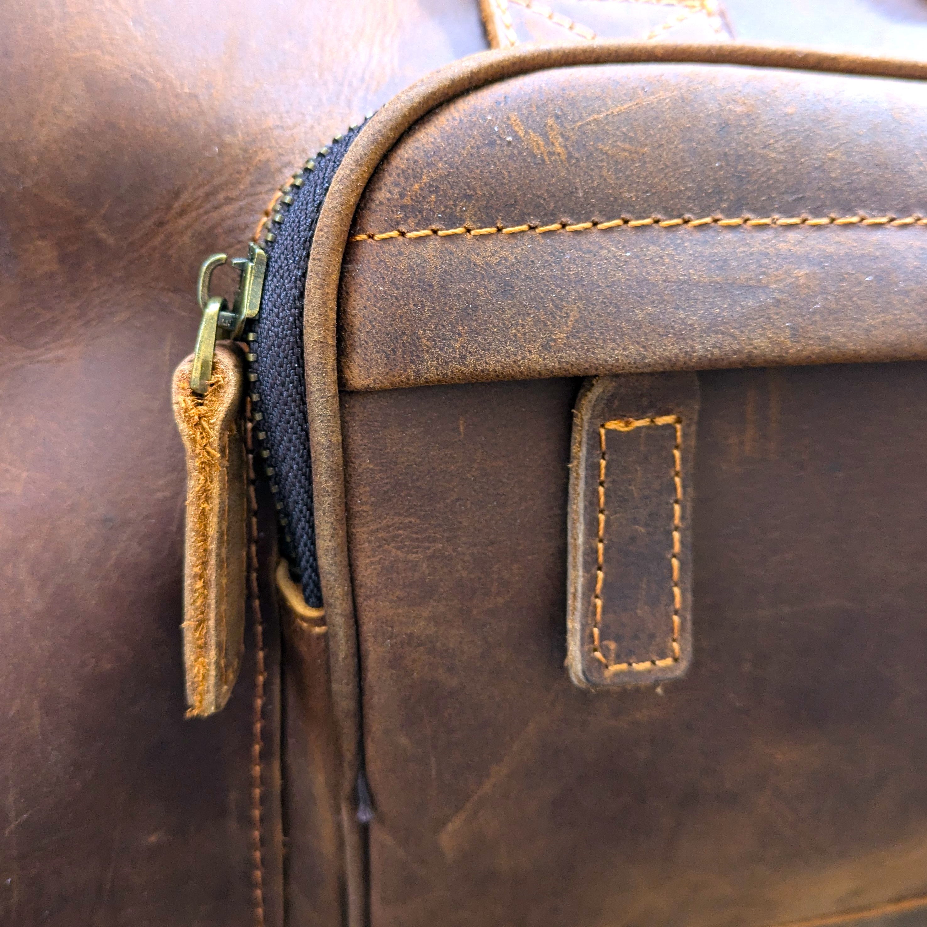 Skinnbag i ekte brunt skinn til Dame og Herre