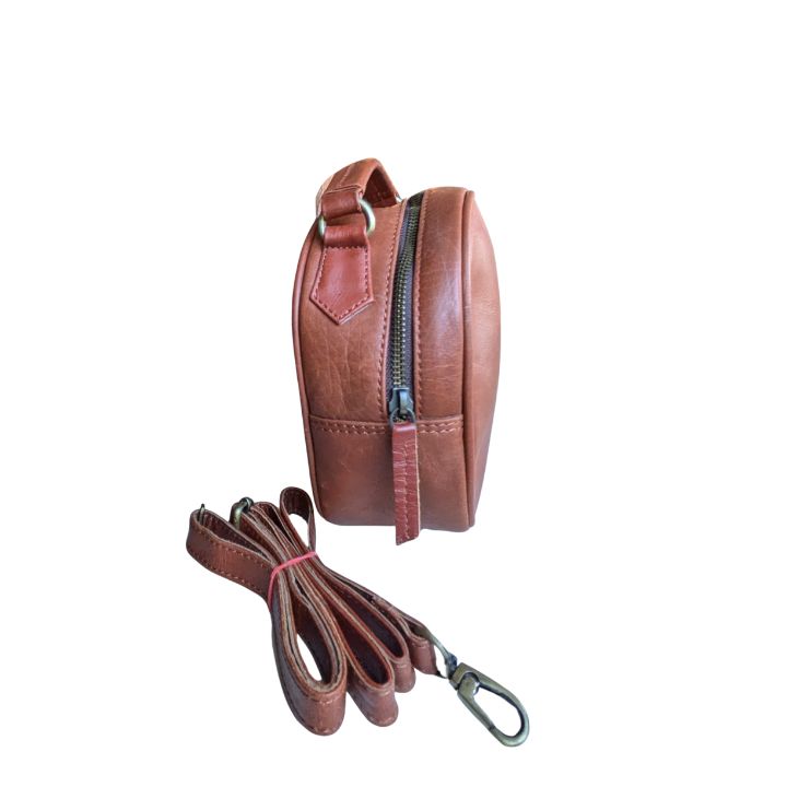 Praktisk Rund Dameveske i Brunt Skinn fra Pegaso D'oro