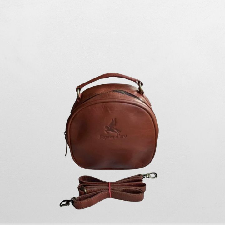 Praktisk Rund Dameveske i Brunt Skinn fra Pegaso D'oro