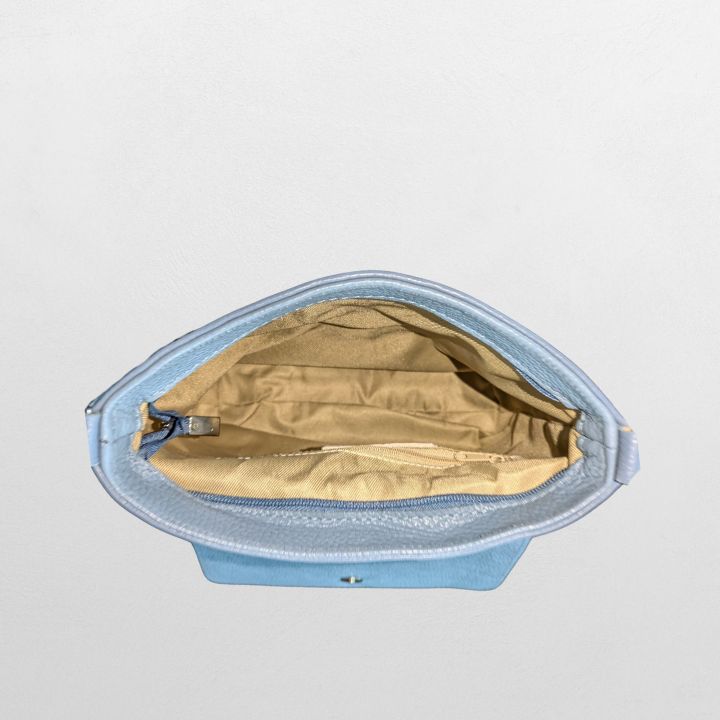 Din nye favorittveske fra Italia er her – i ekte skinn og nydelig blåfarge