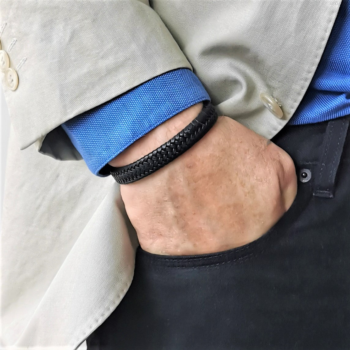 Armbåndet Segger i Ekte Skinn og Rustfritt Stål - Zantani.no