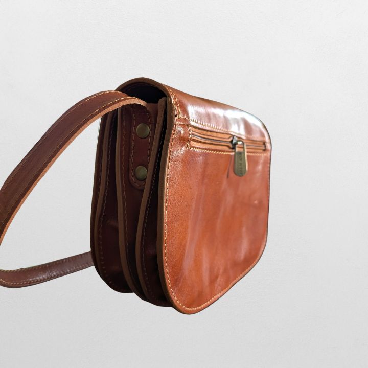 Elegant italiensk retro veske i tidløs brunt skinn