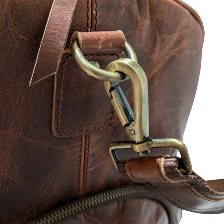 Klassisk weekendbag i ekte skinn. Gratis frakt